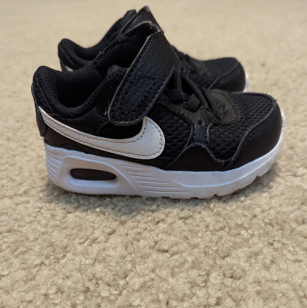 Toddler tennis shoes
